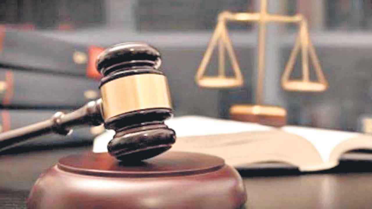 Viveka Murder Case | వివేకా కూతురు.. అల్లుడిపై పులివెందుల పోలీసుల చార్జిషీట్.. ఎందుకంటే..?!