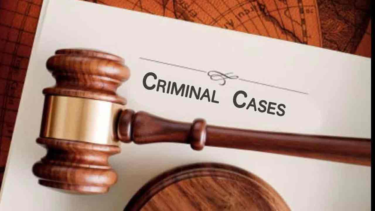 Telangana | తెలంగాణ‌లో 82 మంది ఎమ్మెల్యేల‌పై క్రిమిన‌ల్ కేసులు.. కాంగ్రెస్ నుంచే 51 మంది