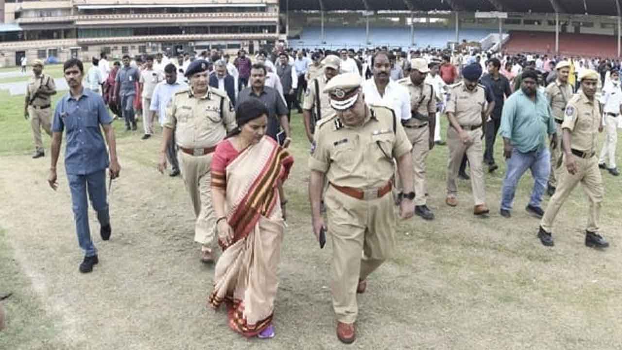 LB Stadium | ఎల్బీ స్టేడియంలో ఏర్పాట్లను పరిశీలించిన సీఎస్ శాంతికుమారి