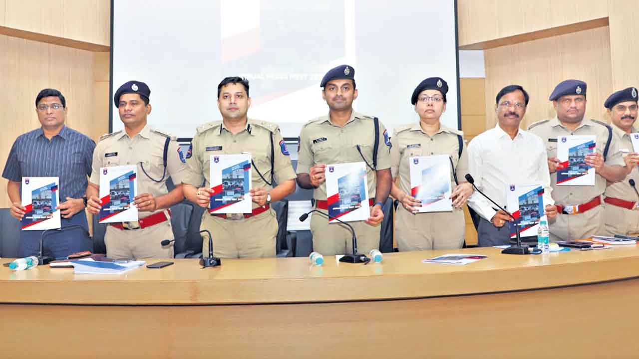 చట్ట ప్రకారం పని చేద్దాం