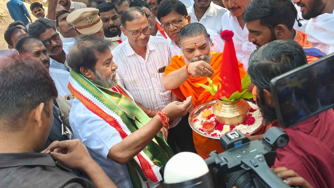 Minister Damodara | బర్దిపూర్ ఆశ్రమంలో ప్రత్యేక పూజలు చేసిన మంత్రి దామోదర నర్సింహా