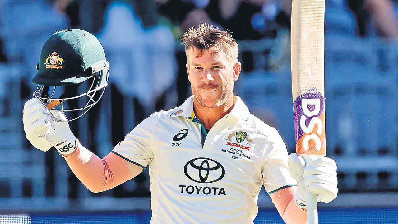 వార్నర్‌ భారీ సెంచరీ