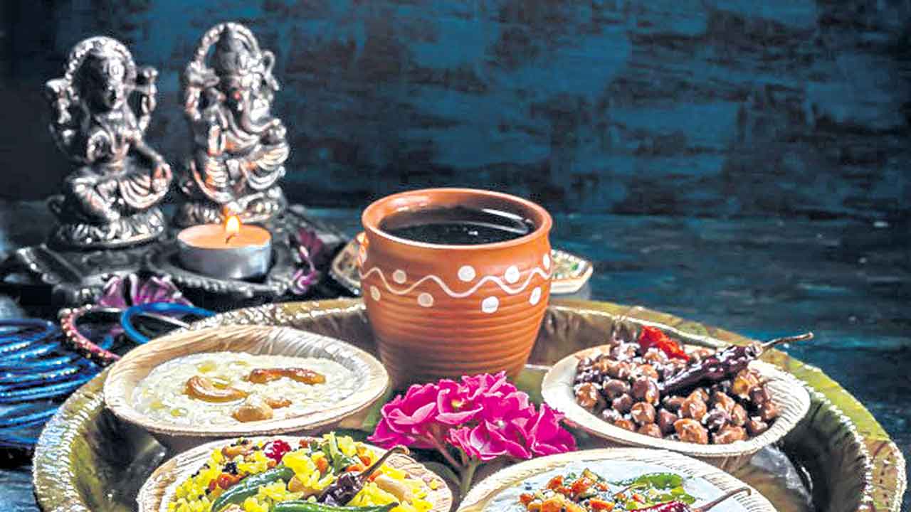 నైవేద్యం ఆరగిస్తాడా?