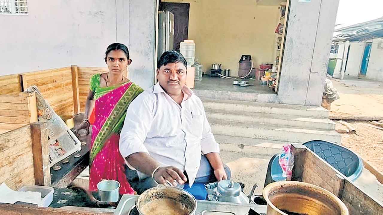 Jagtial | విధిని జయించిన దివ్యాంగ దంపతులు.. పింఛన్లతో అండగా నిలిచిన కేసీఆర్‌ ప్రభుత్వం