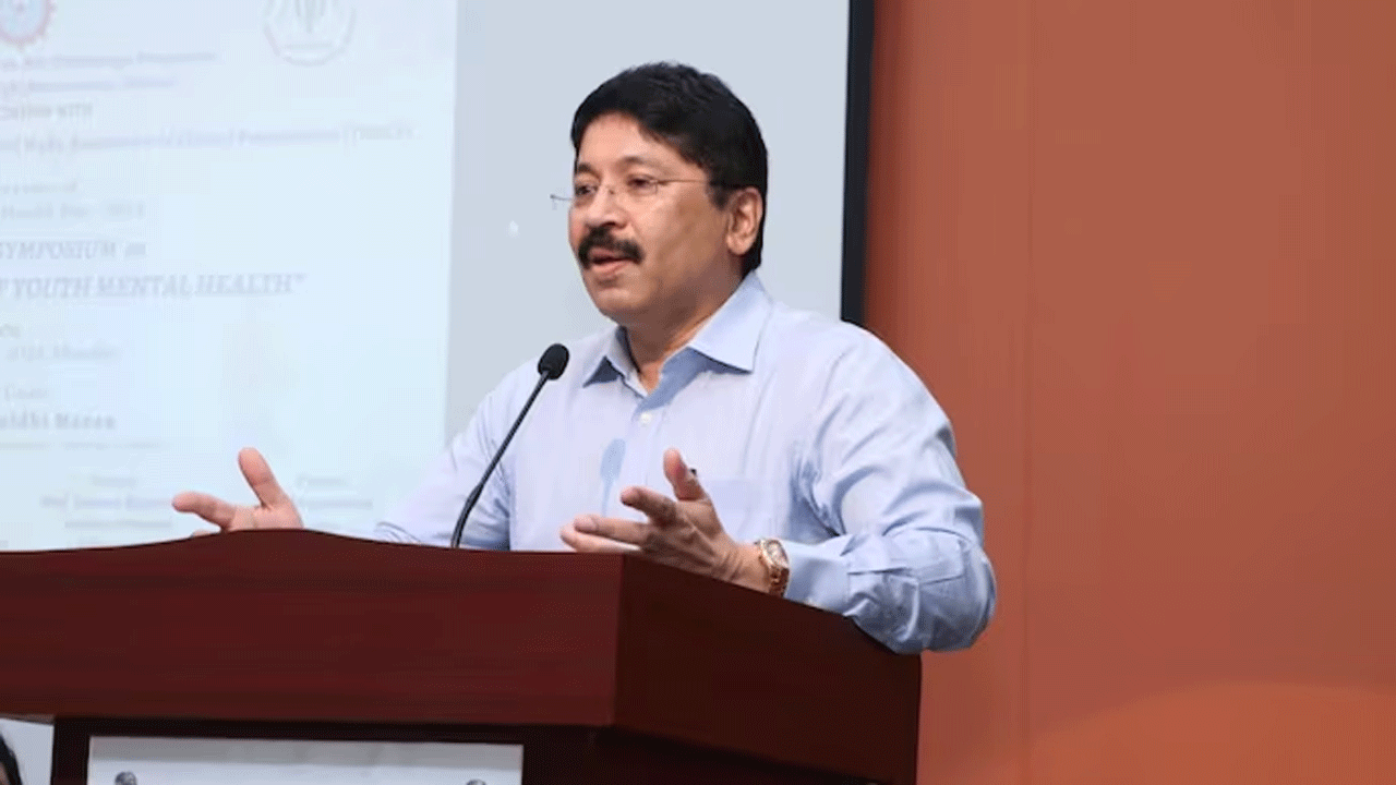 DMK MP | హిందీ మాట్లాడేవారు త‌మిళ‌నాడులో టాయ్‌లెట్స్ క్లీన్ చేస్తున్నారు : డీఎంకే ఎంపీ వ్యాఖ్య‌ల‌పై పెను దుమారం