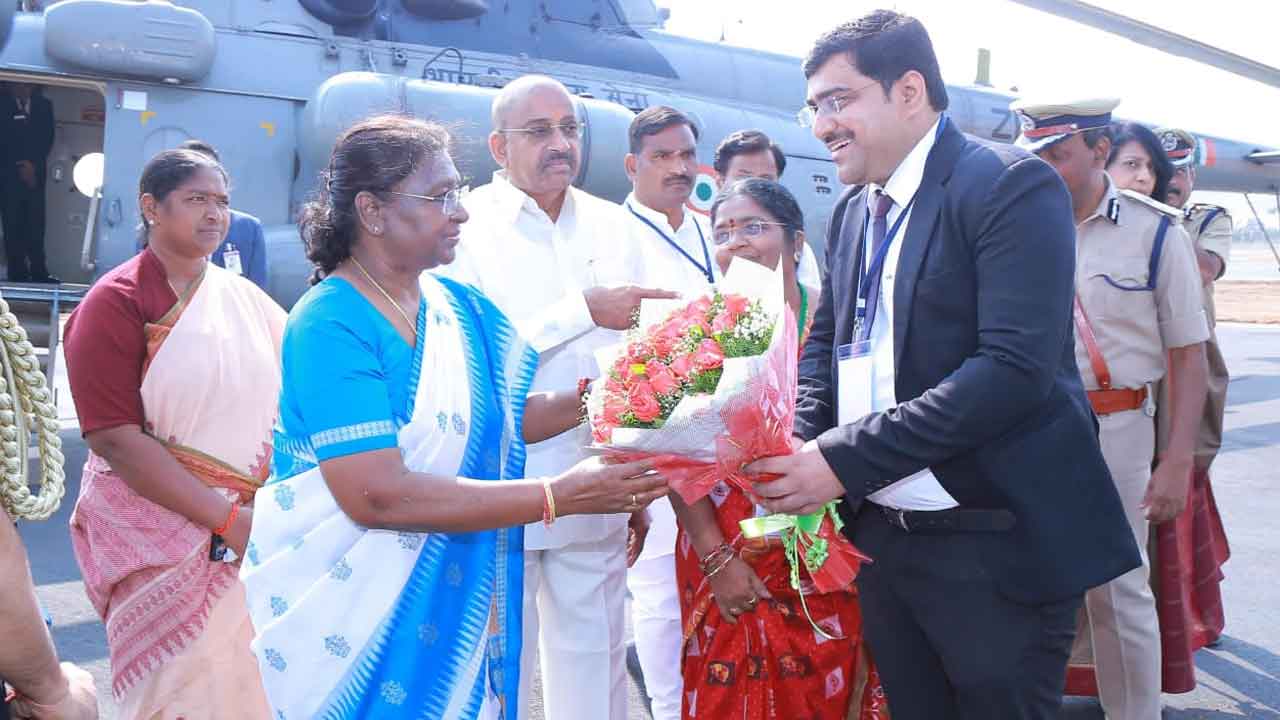Draupadi Murmu | పోచంపల్లి చేనేత వస్త్రాలు అద్భుతం.. రాష్ట్రపతి ద్రౌపది ముర్ము ప్రశంస