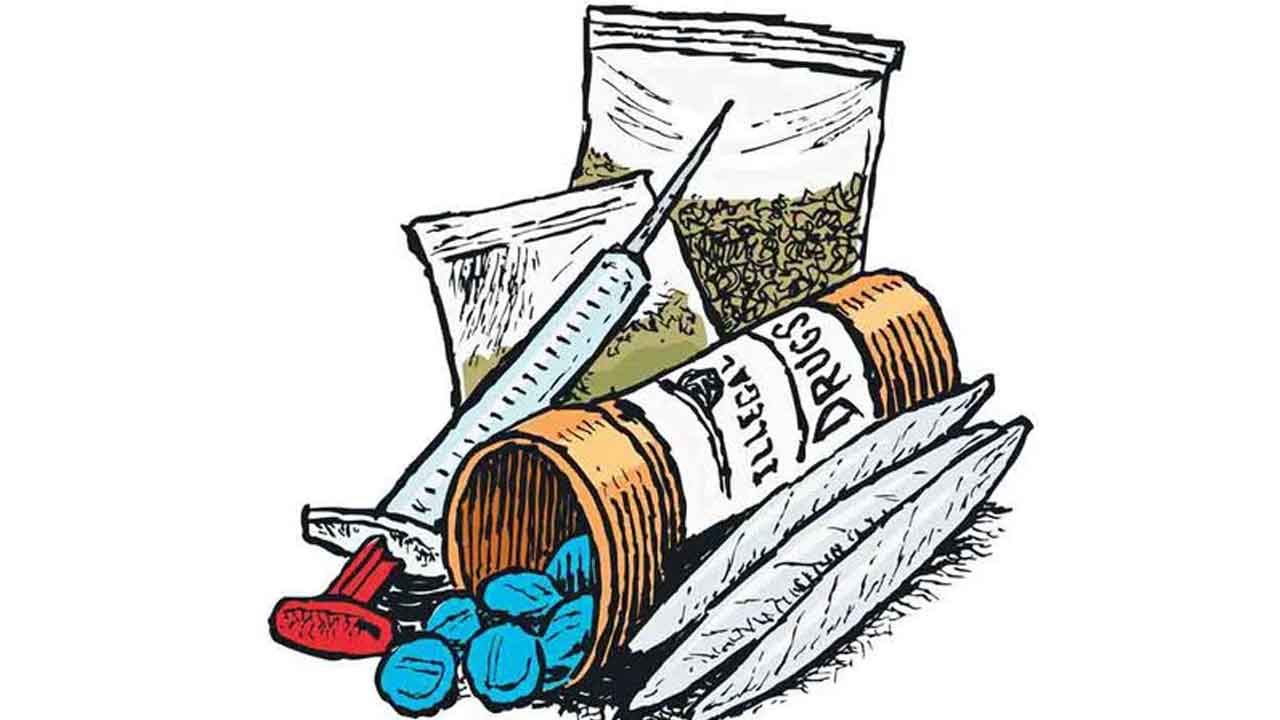 నగరంలో డ్రగ్స్‌ దందా