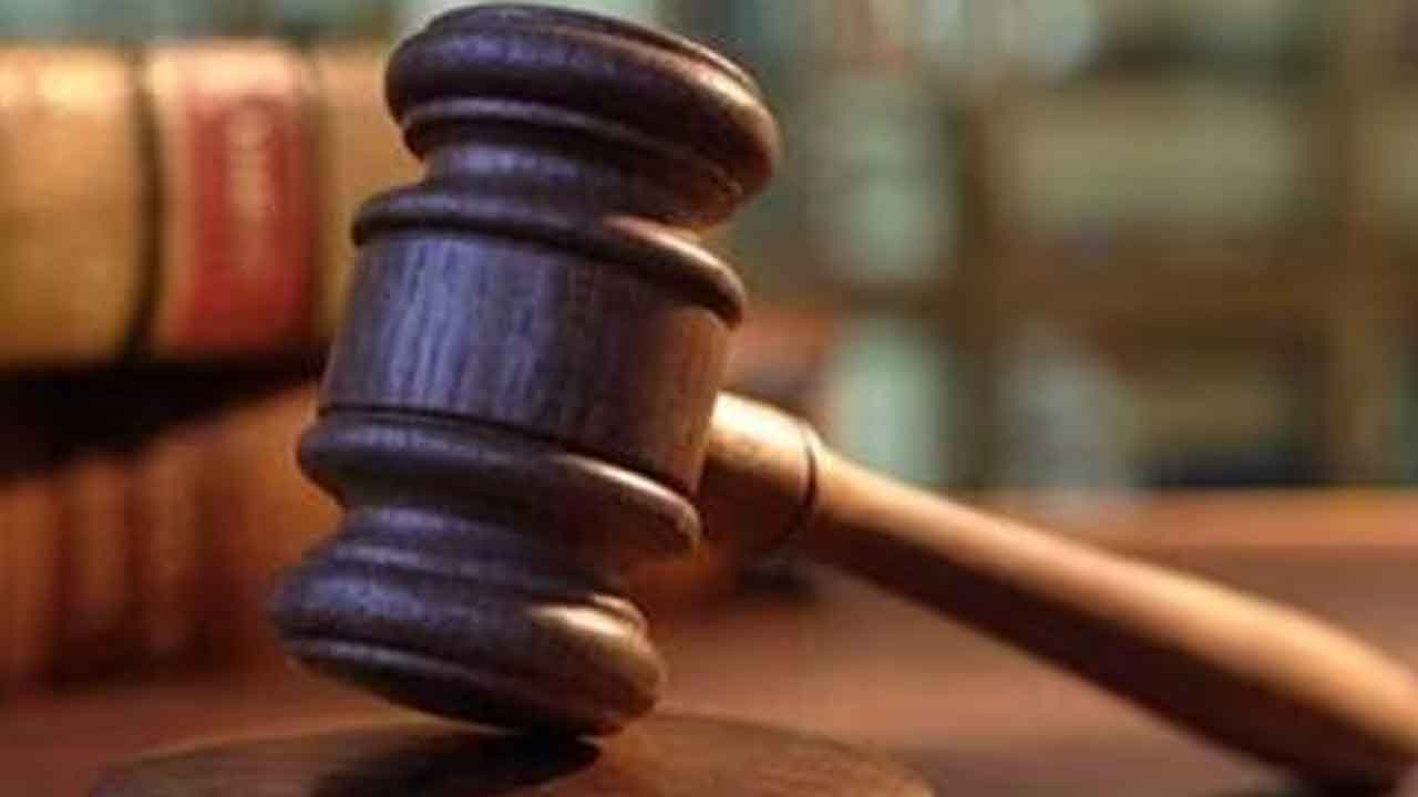 Not Domestic Violence | భర్త తన తల్లితో సమయం గడపడం, డబ్బు ఇవ్వడం గృహ హింస కాదు: కోర్టు