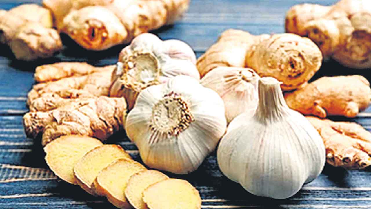 Onion Price | సామాన్యుడికి షాక్‌.. ఉల్లి ధర రెండింతలు, వెల్లుల్లి ధర నాలుగింతలు పెంపు