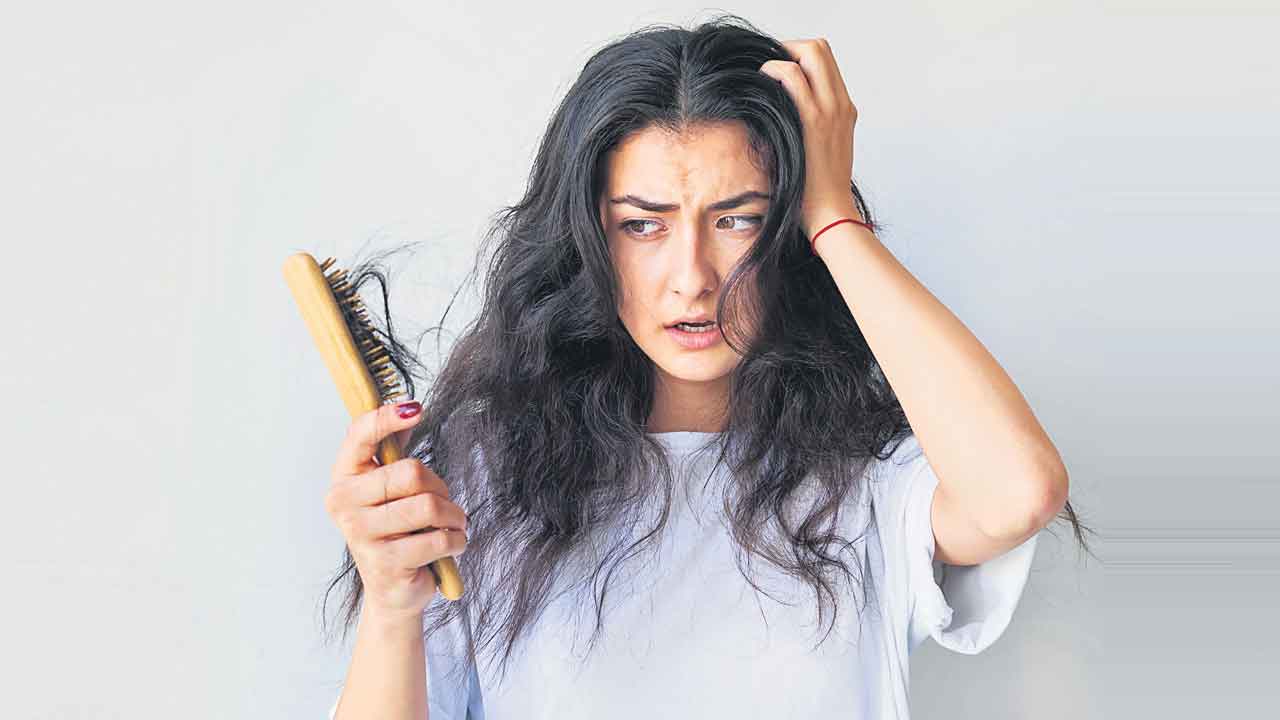 Hairfall | మీ జుట్టు ఎక్కువగా రాలిపోతుందా.. అయితే మీ సమస్య ఇదేనేమో!