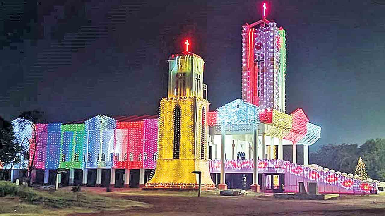 క్రిస్మస్‌కు చర్చీలు ముస్తాబు