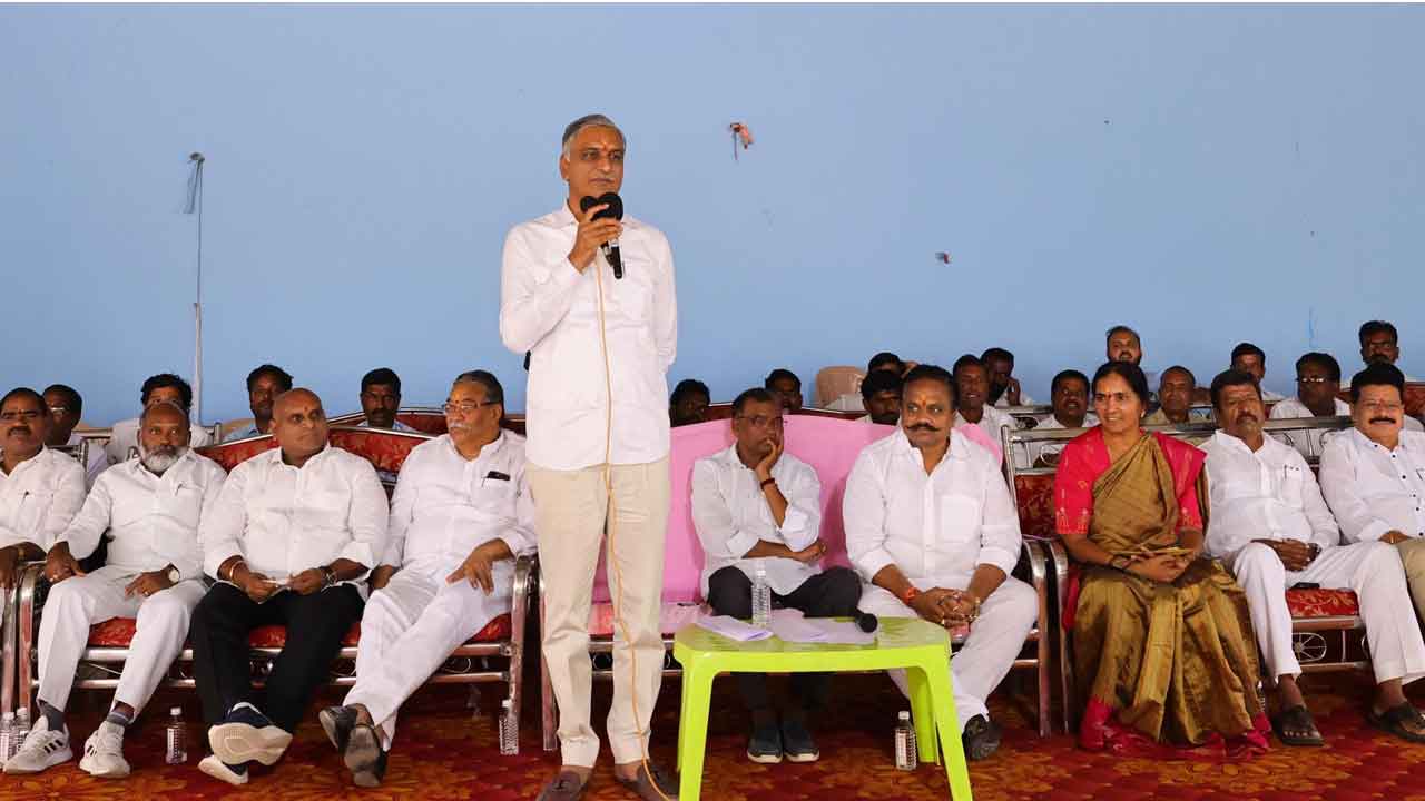 Harish Rao | అధైర్యపడొద్దు.. ఏ కష్టమొచ్చినా గంటలో మీ ముందుంటా : హరీశ్ రావు