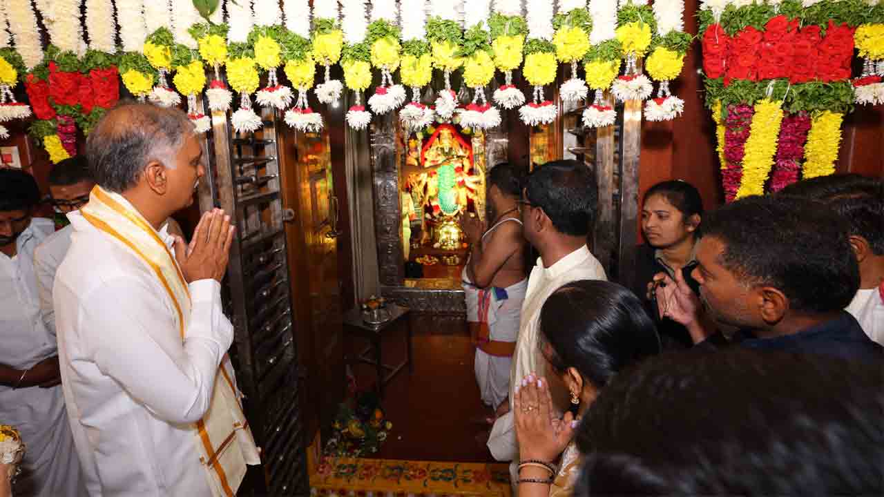 Harish Rao | వైకుంఠనాథుని కృపా కటాక్షంతో .. ప్రజలంత సుభిక్షంగా ఉండాలి : హరీష్ రావు