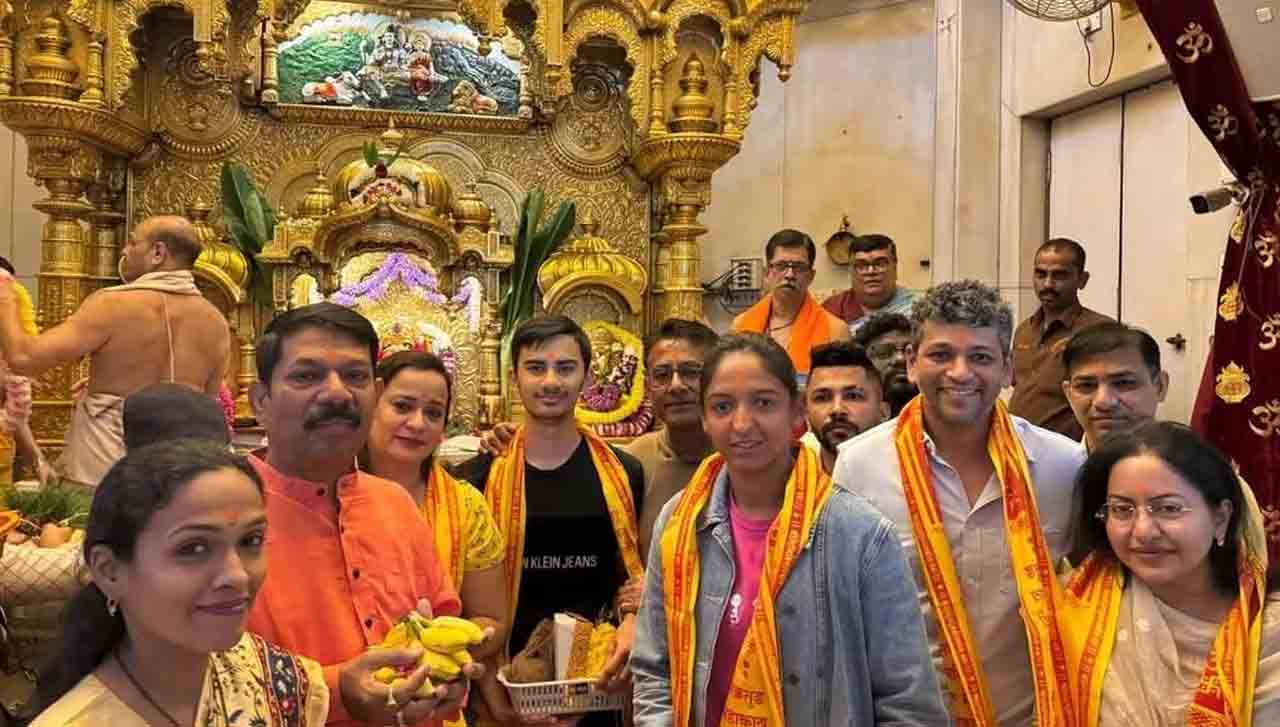 Harmanpreet Kaur | సిద్ధివినాయ‌కుడిని ద‌ర్శించుకున్న భార‌త కెప్టెన్.. ఫొటోలు వైర‌ల్