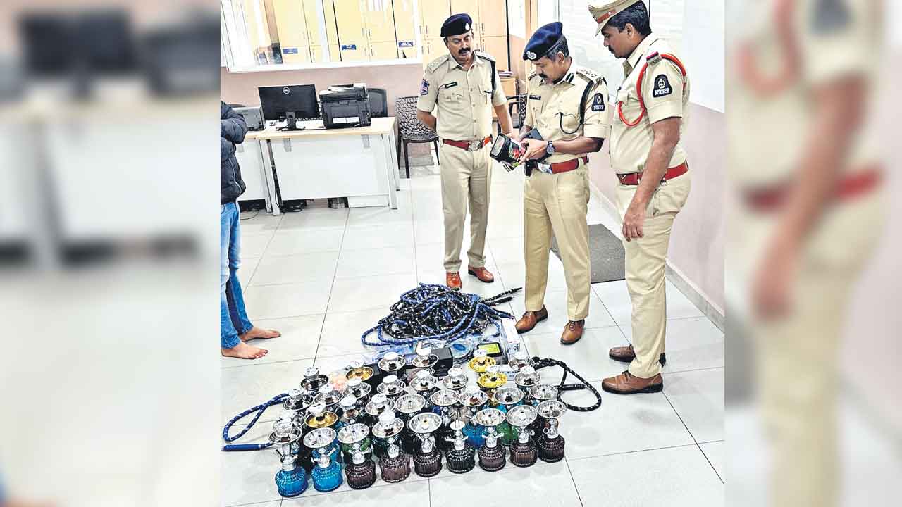 హుక్కా సెంటర్‌ గుట్టురట్టు