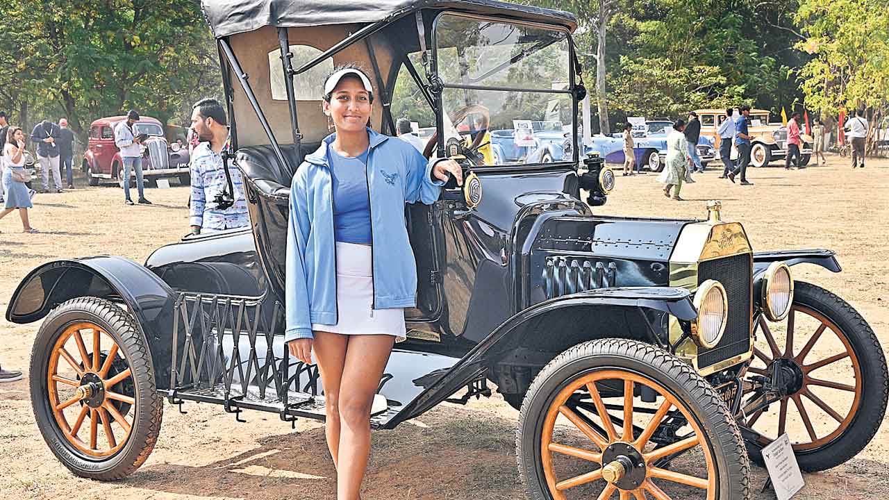 వందేండ్ల వసంతం