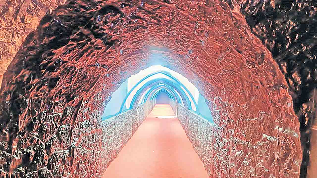 ఆకట్టుకుంటున్న ఎగ్జిబిషన్‌