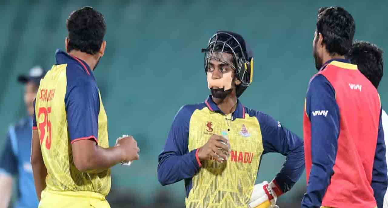 Vijay Hazare Trophy | నోటికి ప్లాస్ట‌ర్‌తో బ్యాటింగ్ చేసిన‌ క్రికెట‌ర్.. ఎందుకంటే..?