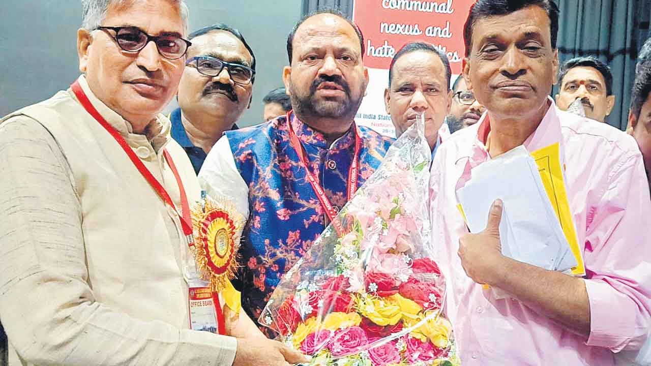 ఏఐఎస్జీఈఎఫ్ జాతీయ ఉపాధ్యక్షుడిగా జగదీశ్వర్