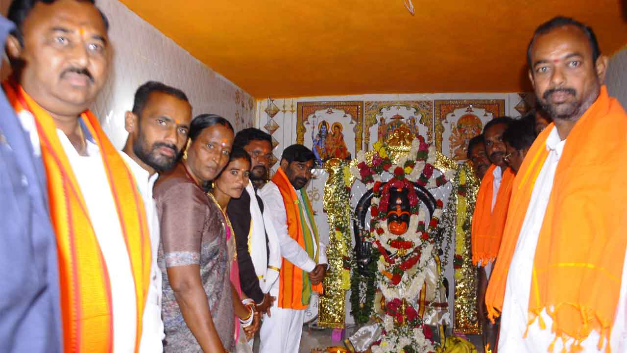 Suryapet | దాస్‌ తండాలో వైభవంగా ఆంజనేయ స్వామి విగ్రహ ప్రతిష్టాపన.. పూజల్లో పాల్గొన్న ఎమ్మెల్యే జగదీష్ రెడ్డి