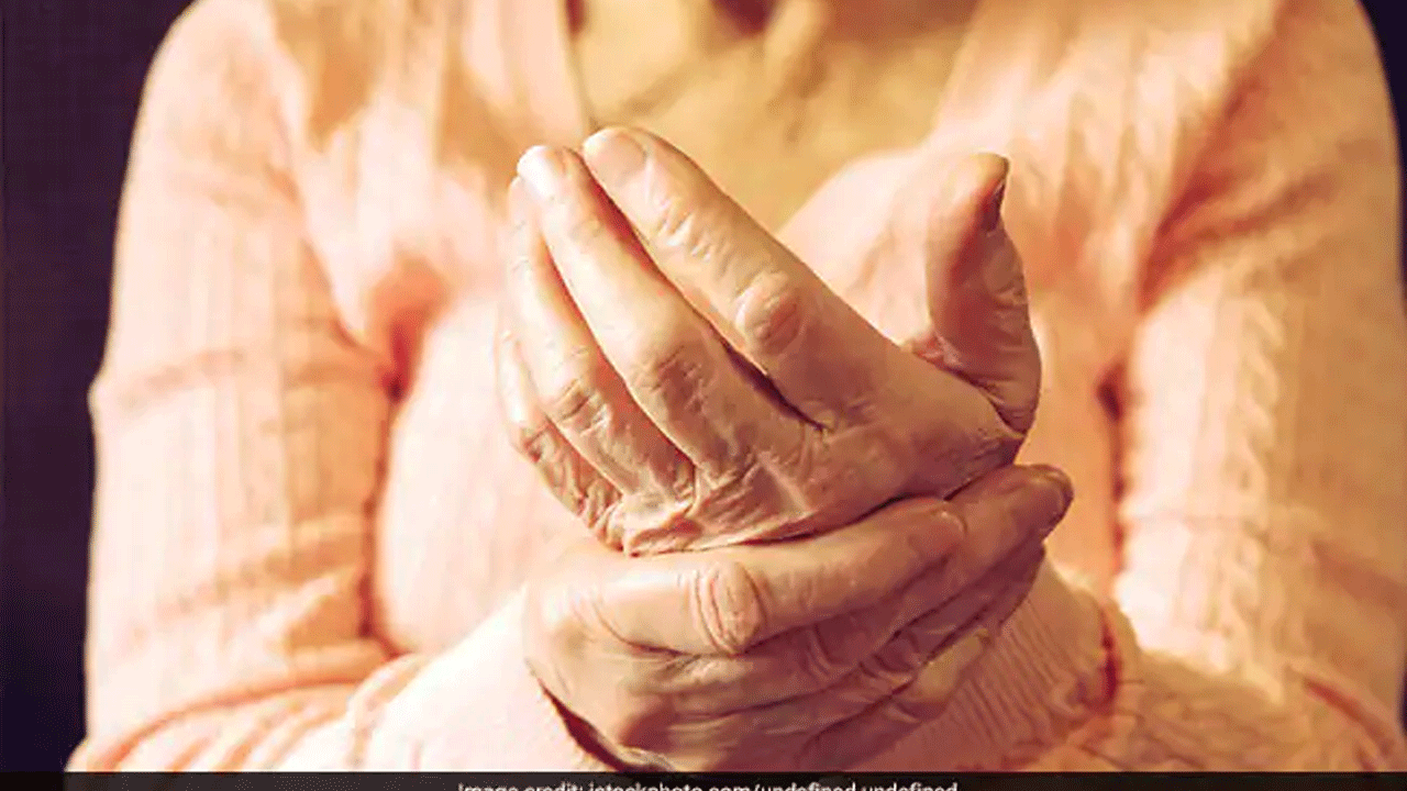 Health Tips | చలికాలంలో ఎముక‌లు, కీళ్ల ఆరోగ్యానికి ఏం చేయాలంటే..!