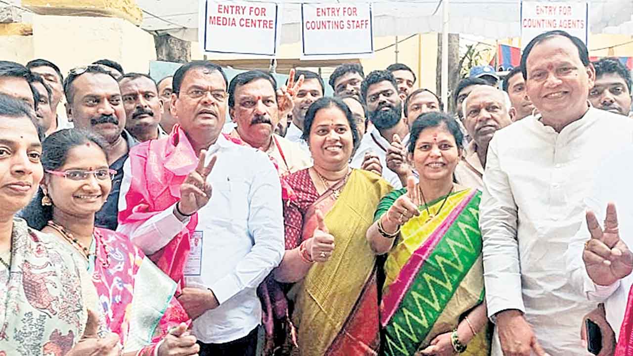 రెండోసారి విజయకేతనం