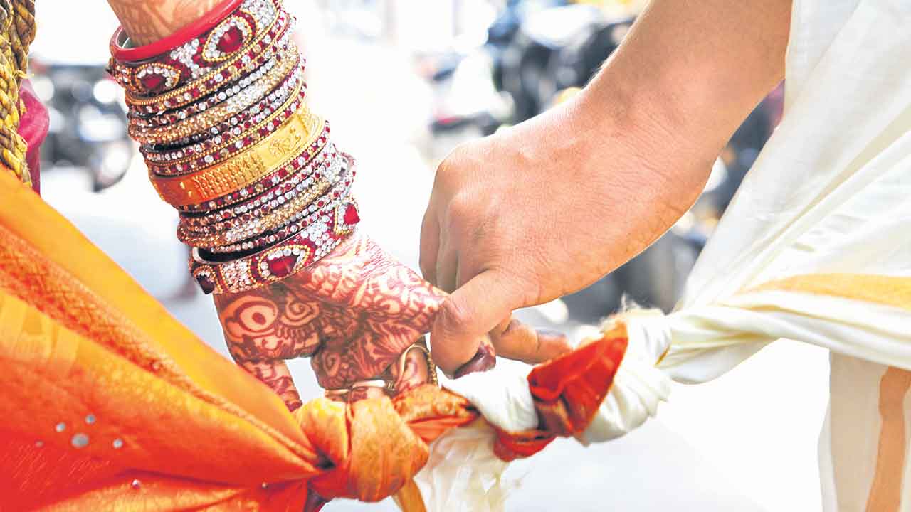 Kalyana Lakshmi |  మార్పు తెచ్చిన కేసీఆర్‌ ప్రభుత్వం.. కల్యాణలక్ష్మితో ఆ గ్రామంలో ఆగిన బాల్యవివాహాలు