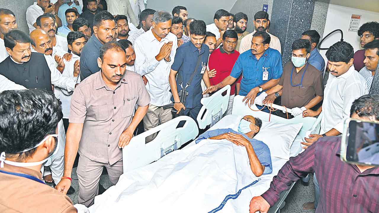 కేసీఆర్‌ను పరామర్శించిన నేతలు