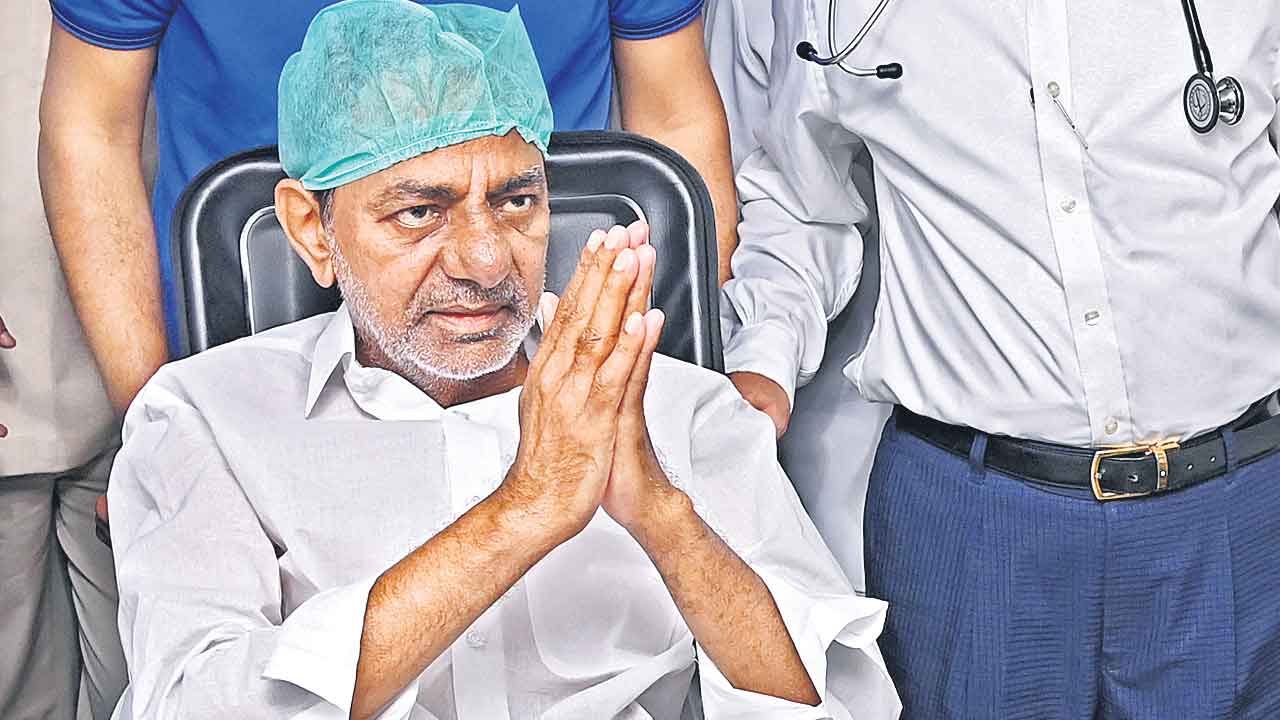 ఇంటికి చేరుకున్న కేసీఆర్‌