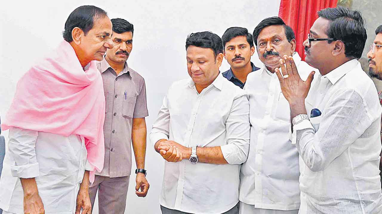 KCR | ప్రజాసేవే ముఖ్యం.. వారితోనే మమేకం కావాలి: బీఆర్‌ఎస్‌ అధినేత కేసీఆర్‌