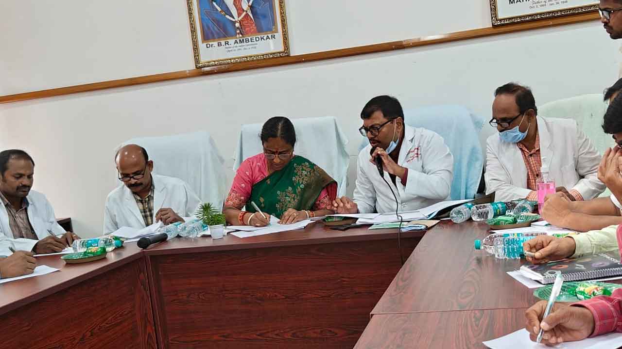 Minister Konda Surekha | ఎంజీఎంలో రోగులకు మెరుగైన సేవలు అందించాలి : మంత్రి కొండా సరేఖ