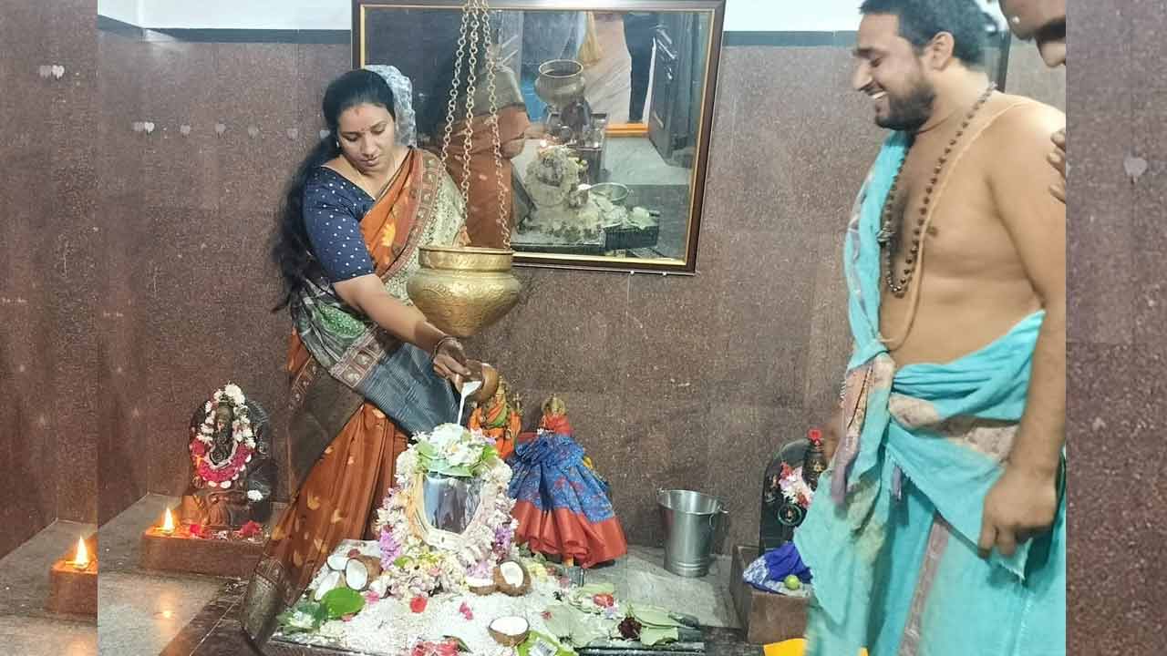 Kartika Masam | కార్తికమాసం చివరి సోమవారం.. శైవక్షేత్రాలకు పోటెత్తిన భక్తులు