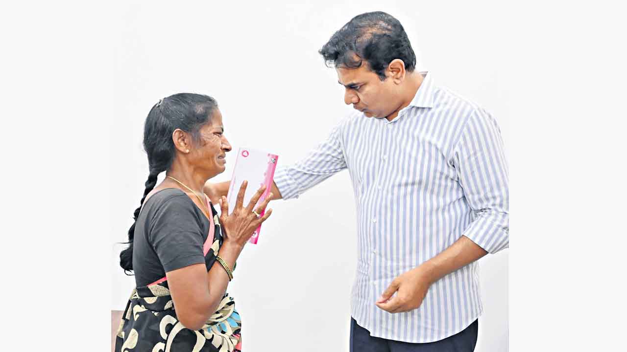 Yellandu Annapurna | పట్టించుకోని ప్రజా భవన్‌.. అండగా నిలిచిన తెలంగాణ భవన్‌