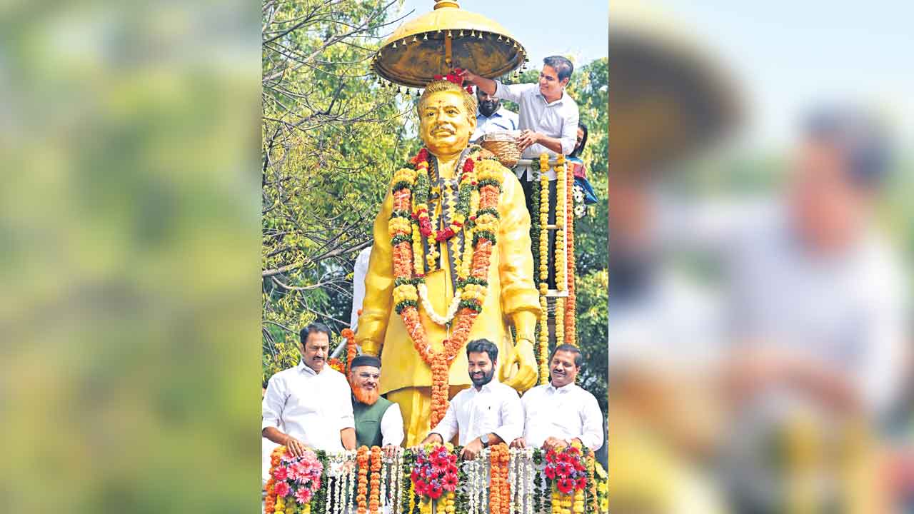 పీజేఆర్‌కు కేటీఆర్‌ నివాళి