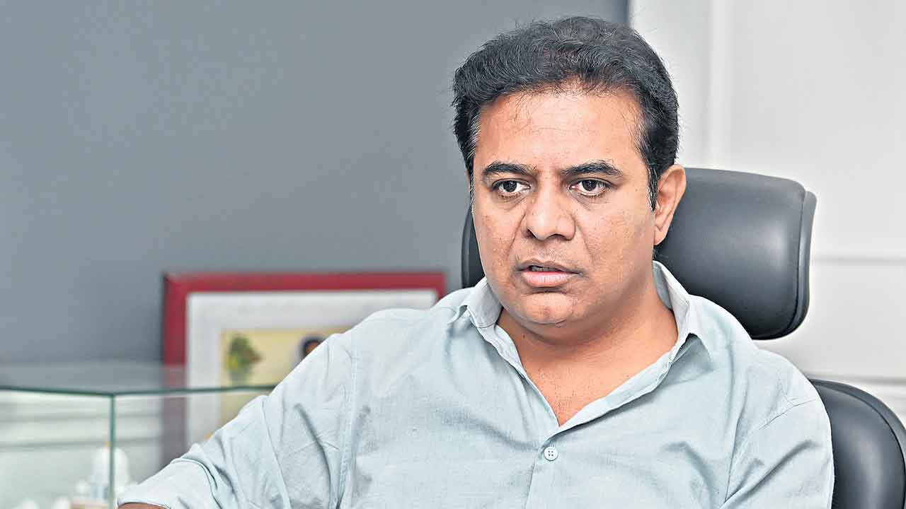 KTR | రాహుల్‌గాంధీ ప్రకటనలూ నకిలీవేనా? పత్రికలకు మీరిచ్చిన ప్రకటనలన్నీ అసత్యాలేనా?: కేటీఆర్‌