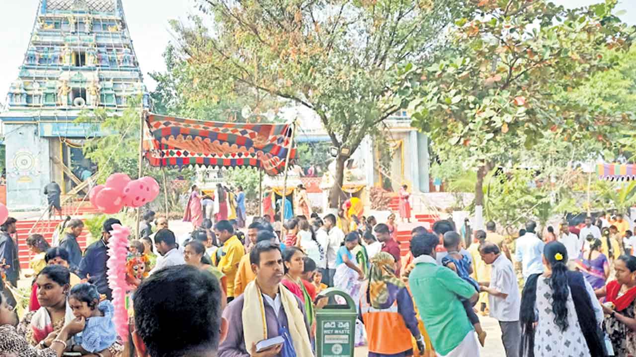 భక్తిశ్రద్ధలతో వైకుంఠ ఏకాదశి