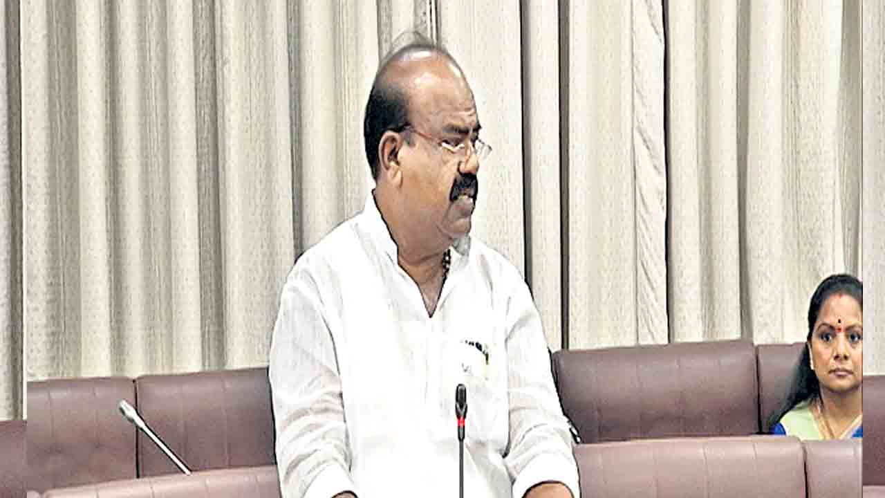 కేసీఆర్‌ గొప్ప దార్శనికుడు: మధుసూదనాచారి