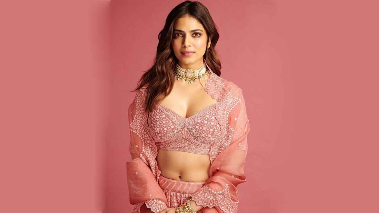 Malavika Mohanan | భయంగా ఉంది.. ఎవరైనా  ధైర్యాన్నిస్తారా! : మాళవిక మోహనన్‌