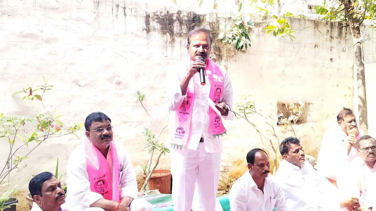 Mahabubnagar | పోరాటాలు బీఆర్‌ఎస్‌కు కొత్తకాదు.. కార్యకర్తలు ధైర్యంగా ముందుకెళ్లాలి : మాజీ ఎమ్మెల్యే ఆల