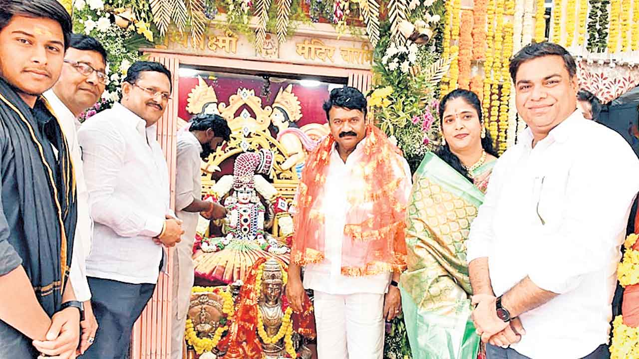 భక్తిశ్రద్ధలతో వైకుంఠ ఏకాదశి పూజలు