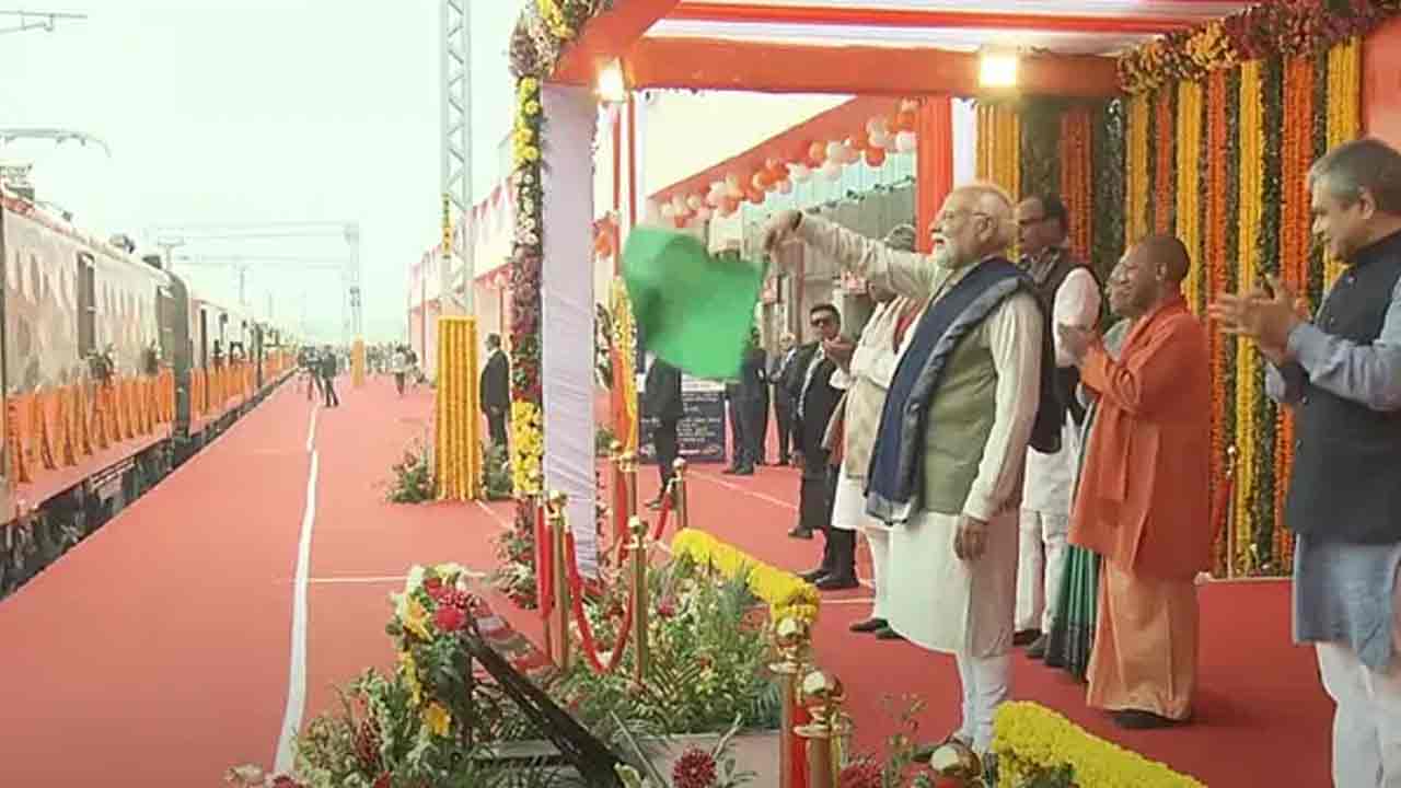 Ayodhya Dham Railway Station: అయోధ్య ధామ్ రైల్వే స్టేష‌న్ ప్రారంభం.. అమృత్ భార‌త్ రైలుకు ప‌చ్చ‌జెండా ఊపిన మోదీ