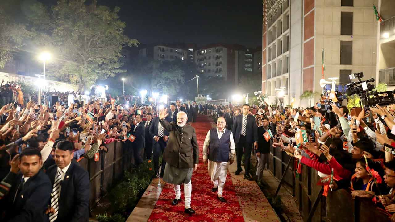 BJP: ఆ మూడు రాష్ట్రాల‌కు కొత్త సీఎంల వేట‌లో బీజేపీ !