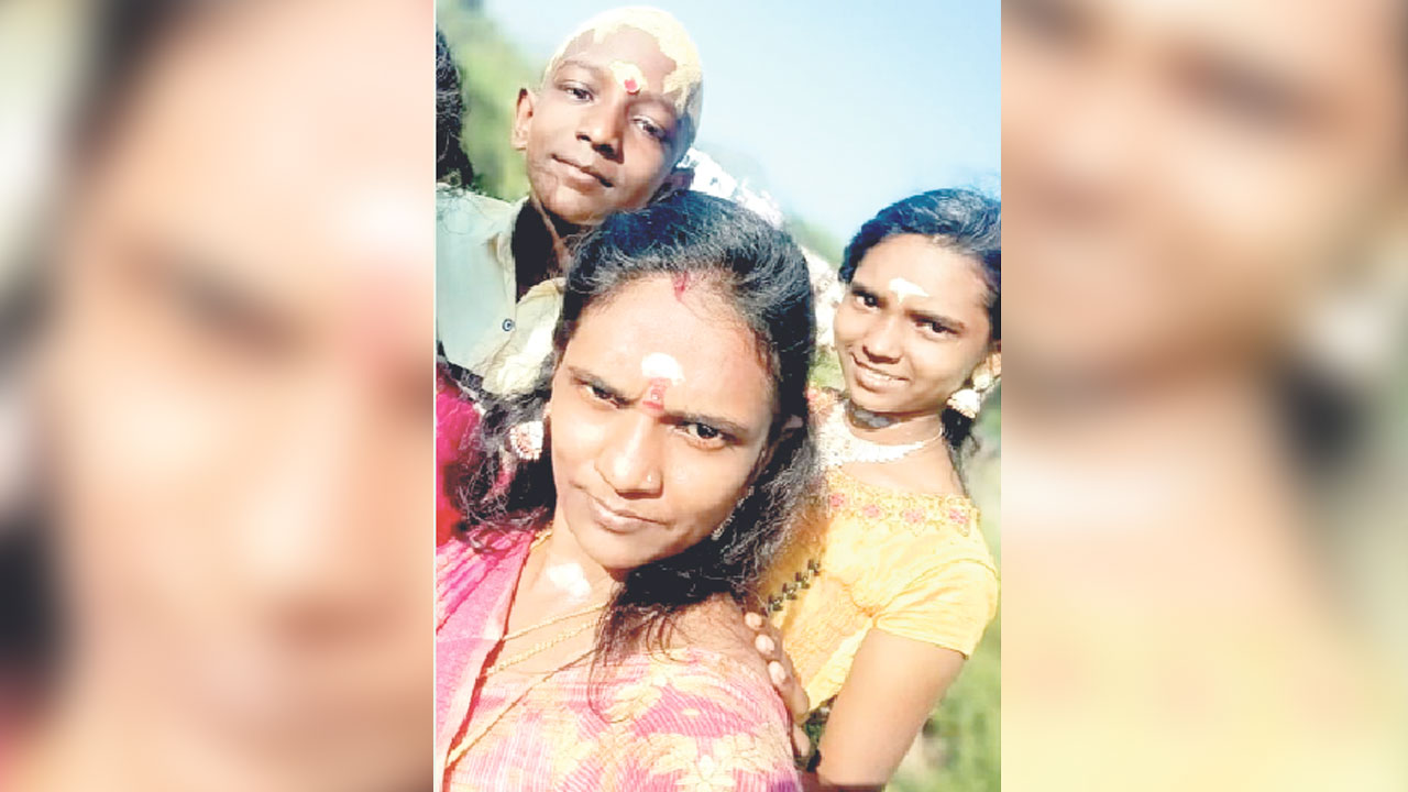 ఆర్థిక ఇబ్బందులతో ఆయువు తీసుకున్నారు..?