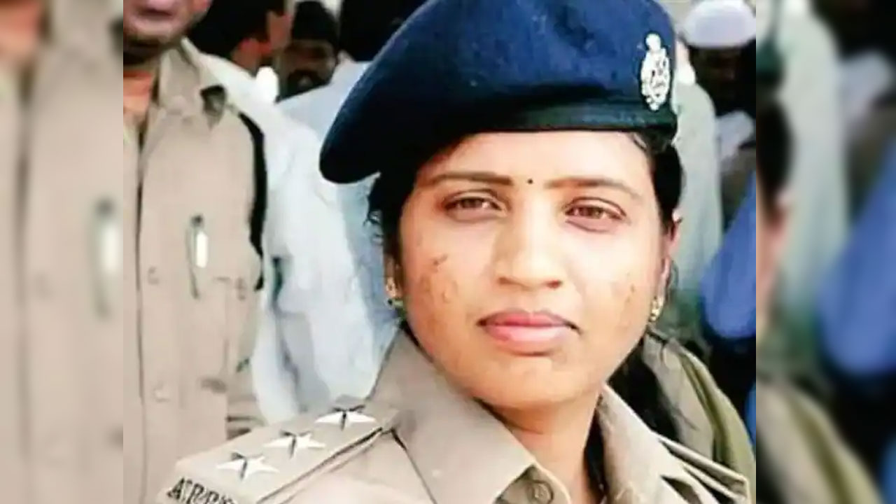 మాజీ డీఎస్పీ నళినికి అదే ఉద్యోగం ఎందుకు ఇవ్వొద్దు? : సీఎం రేవంత్‌రెడ్డి