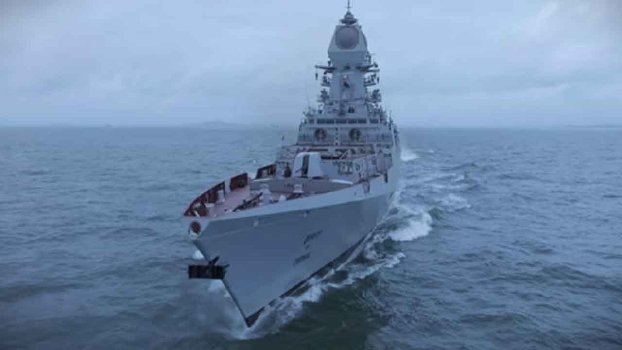 నేవీ అమ్ముల పొదిలోకి ఐఎన్‌ఎస్‌ ఇంఫాల్‌