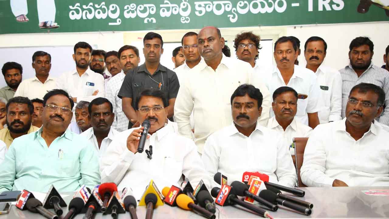 Niranjan Reddy | ప్రజా సమస్యలపై నిరంతరం పోరాడుతాం : మాజీ మంత్రి నిరంజన్‌ రెడ్డి