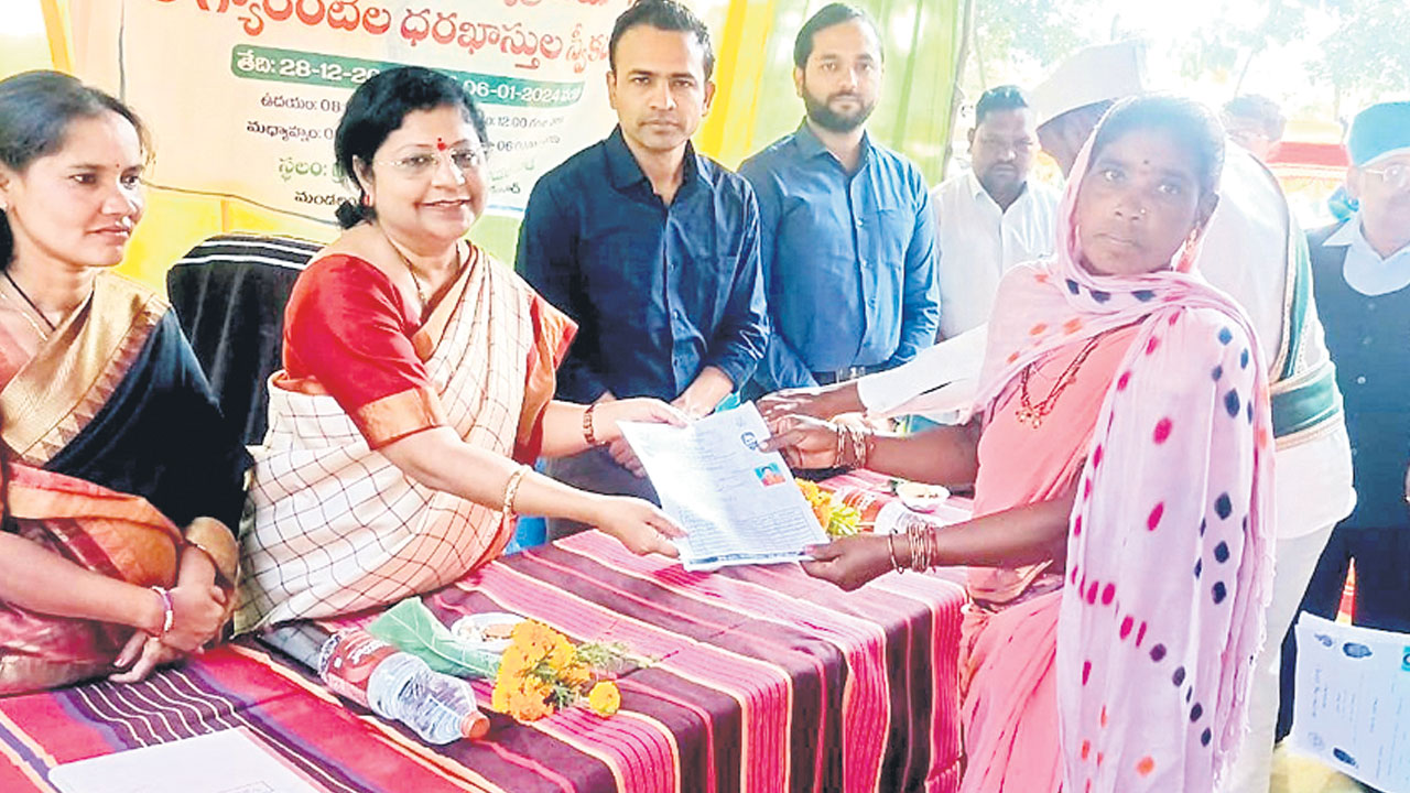అర్హులందరికీ సంక్షేమ ఫలాలు