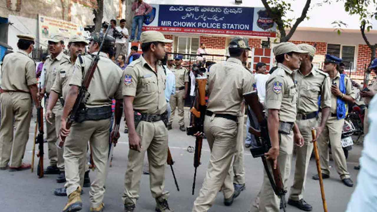 న్యూ ఇయర్‌ వేడుకలపై డేగకన్ను