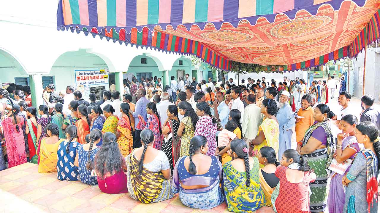 గ్రేటర్‌లో ప్రశాంతంగా పోలింగ్‌