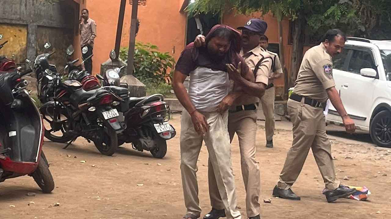 Suicide attempt | కోర్టు ఆవరణలో పెట్రోల్ పోసుకుని వ్యక్తి ఆత్మహత్యాయత్నం